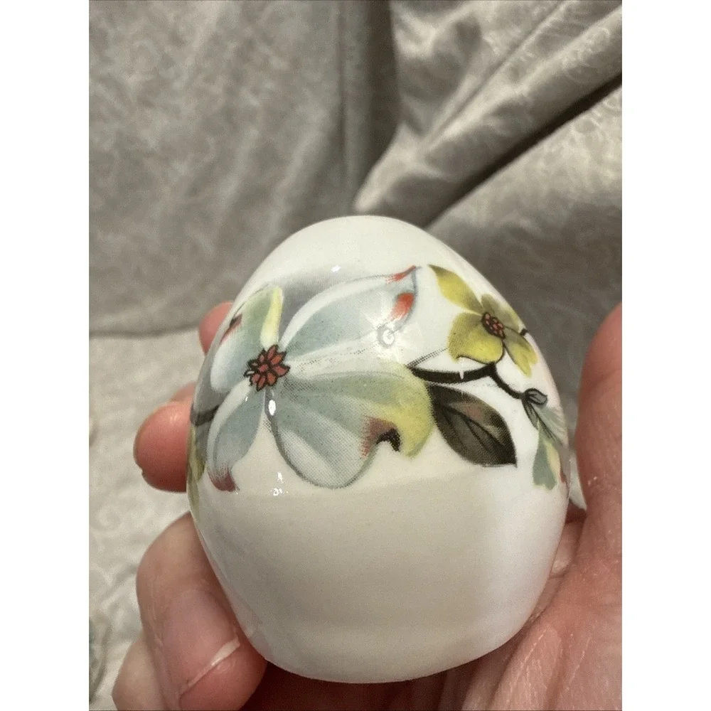 SANDFORD Egg Salt & Pepper Shakers DOGWOOD Flowers FINE BONE CHINA England PLUGS